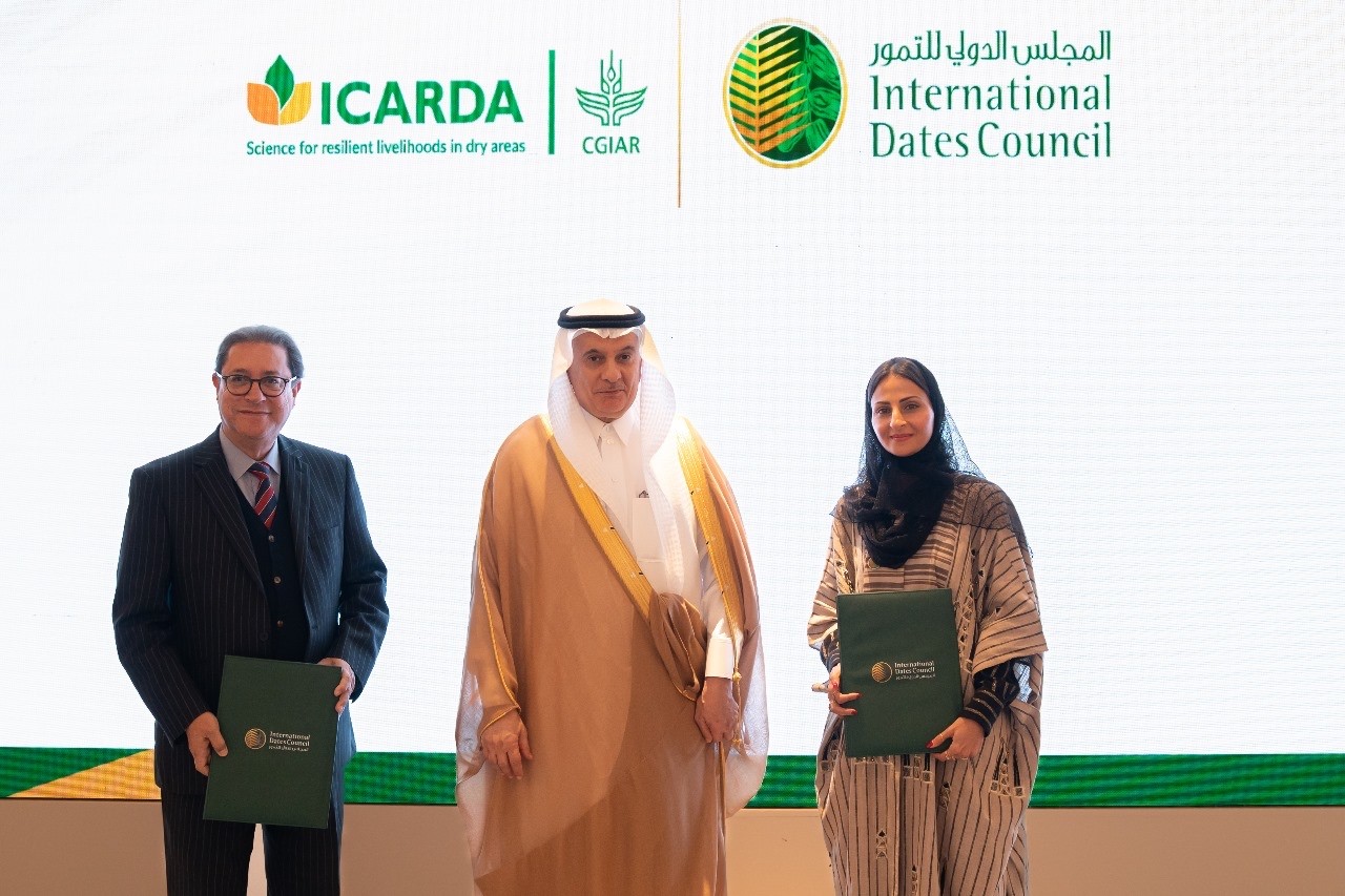 From Left to Right: Mr. Aly Abousabaa, ICARDA Director General; HRH Dr. Abdulrahman Alfadley, Minister of Environment, Water, and Agriculture and Chairman of the IDC Members’ Council; HRH Princess Sarah bint Bandar bin Abdulaziz, IDC Executive Director.