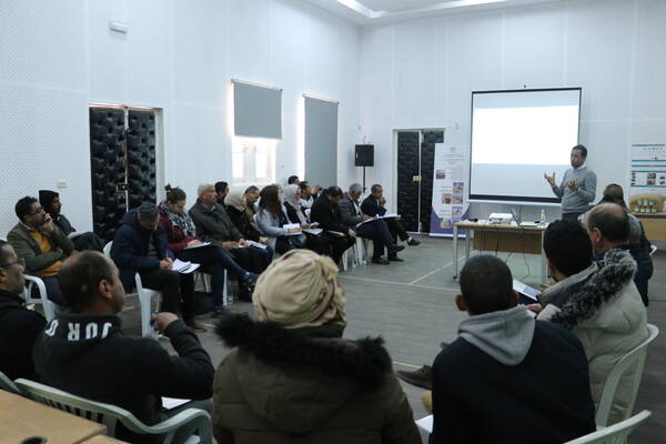 Discussions & Debates on the PLL Concept (Photo: Zied Idoudi/ICARDA) Discussions & Debates on the PLL Concept (Photo: Zied Idoudi/ICARDA)