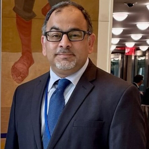 Dr. Vinay Nangia
