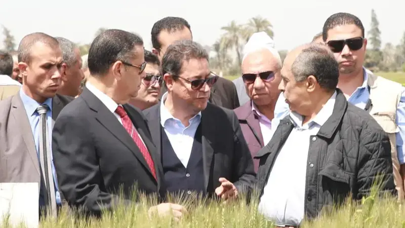 From left: HE Hany Abdel-Gaber, the Governor of Beni Suef; Mr. Aly Abousabaa, Director General of ICARDA; and HE Azzedeen Abusett, Minister of Agriculture and Land Reclamation From left: HE Hany Abdel-Gaber, the Governor of Beni Suef; Mr. Aly Abousabaa, Director General of ICARDA; and HE Azzedeen Abusett, Minister of Agriculture and Land Reclamation