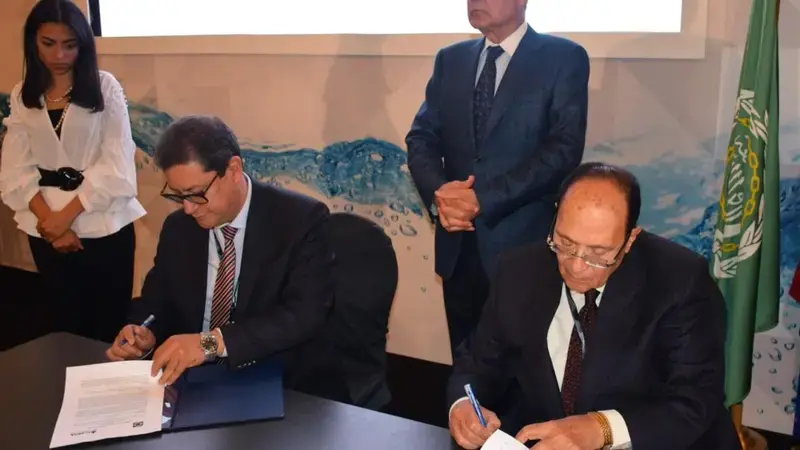 From left: Aly Abousabaa, Director General of ICARDA; Ahmed Aboul Gheit, Secretary General of the Arab League; Mahmoud A. Abu-Zeid, President of Arab Water Council (AWC). Photo: AWC From left: Aly Abousabaa, Director General of ICARDA; Ahmed Aboul Gheit, Secretary General of the Arab League; Mahmoud A. Abu-Zeid, President of Arab Water Council (AWC). Photo: AWC