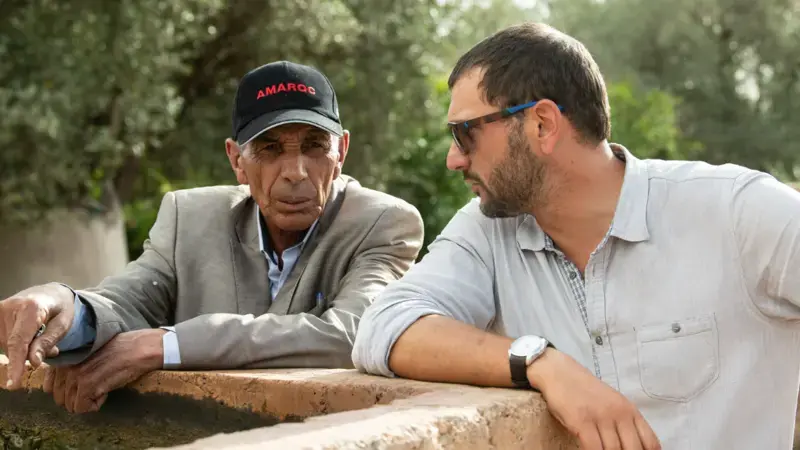 Filippo Bassi (ICARDA) talking to a farmer in Morocco Filippo Bassi (ICARDA) talking to a farmer in Morocco