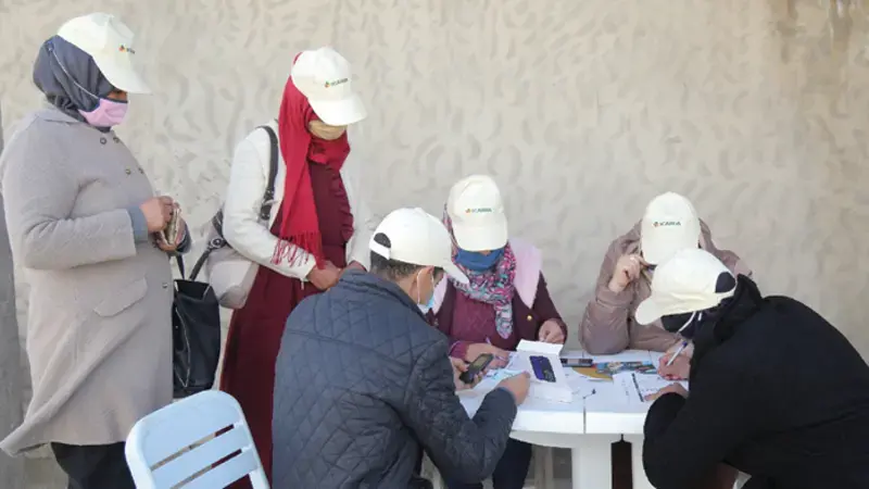 Phone distribution targeted at 150 women in northern Tunisia (Photographer : Zied Ldoudi) Phone distribution targeted at 150 women in northern Tunisia (Photographer : Zied Ldoudi)