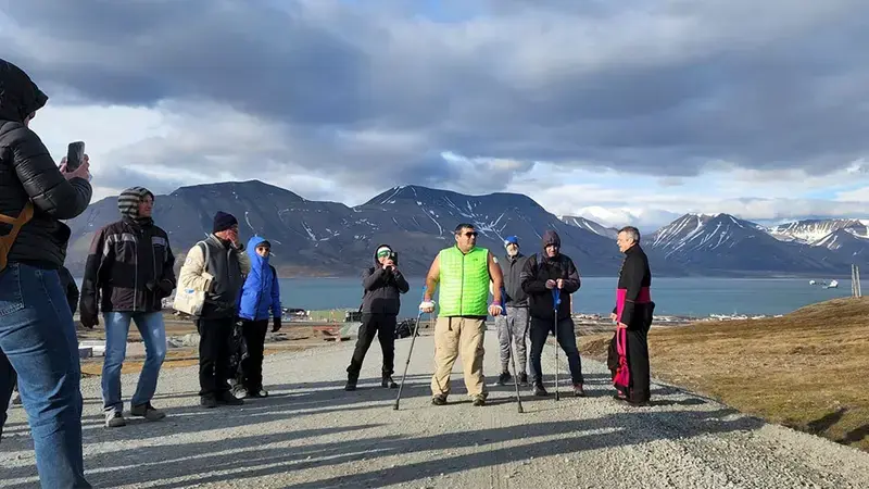 Michael Haddad's walk to deliver a "package of hope" containing ICARDA’s seeds to the Global Seed Vault in Svalbard. Michael Haddad's walk to deliver a "package of hope" containing ICARDA’s seeds to the Global Seed Vault in Svalbard.