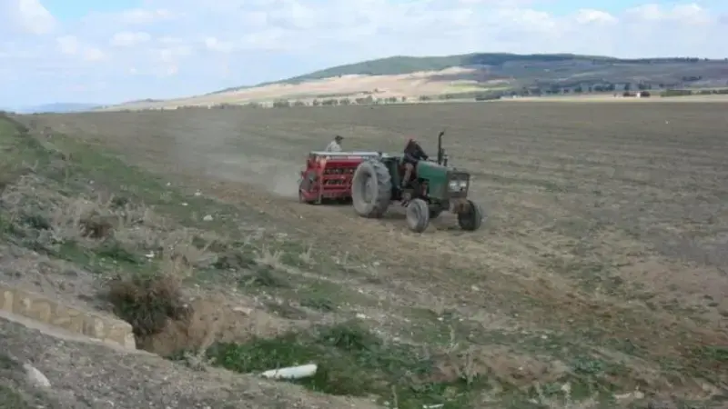 A Zero Tillage seeder on fragile and degraded cereal land in North East Tunisia (Photo credit: INGC Tunisia). A Zero Tillage seeder on fragile and degraded cereal land in North East Tunisia (Photo credit: INGC Tunisia).