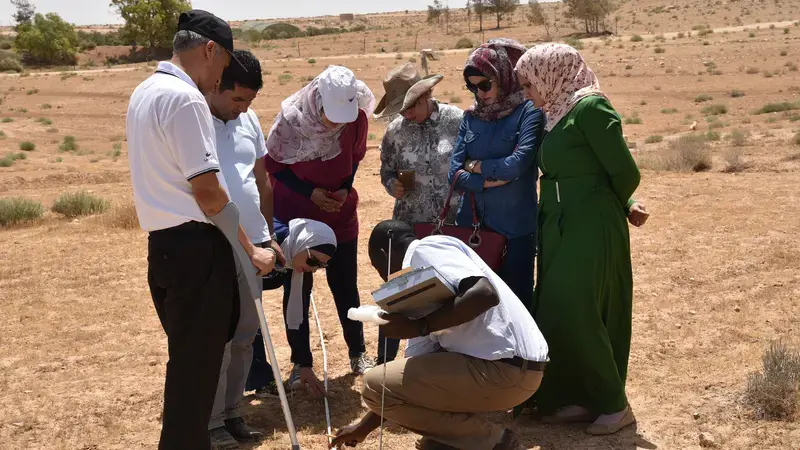 Dr. Kossi Nouwakpo (kneeling) with course participants in Jordan, where the training was held. Dr. Kossi Nouwakpo (kneeling) with course participants in Jordan, where the training was held.