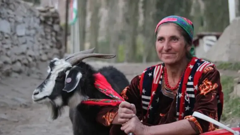 With the help of the project, more efficient processes and higher quality products are generating additional incomes for rural women With the help of the project, more efficient processes and higher quality products are generating additional incomes for rural women