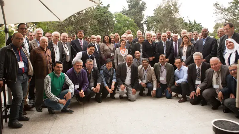 ICARDA Board of Trustees and staff. ICARDA Board of Trustees and staff.