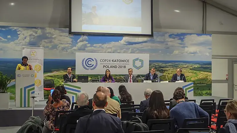 Panelists debate the benefits and drawbacks of technological advances for food systems under climate change at the Technology Advantage event at COP24. Photo: Ratih Sepitvita (CCAFS) Panelists debate the benefits and drawbacks of technological advances for food systems under climate change at the Technology Advantage event at COP24. Photo: Ratih Sepitvita (CCAFS)