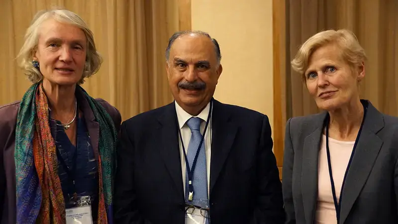 Outgoing BOT Chair, Dr. Toulmin (left), ICARDA DG, Dr. Solh (middle), and incoming BOT Chair, Dr. Thalwitz (right). Outgoing BOT Chair, Dr. Toulmin (left), ICARDA DG, Dr. Solh (middle), and incoming BOT Chair, Dr. Thalwitz (right).