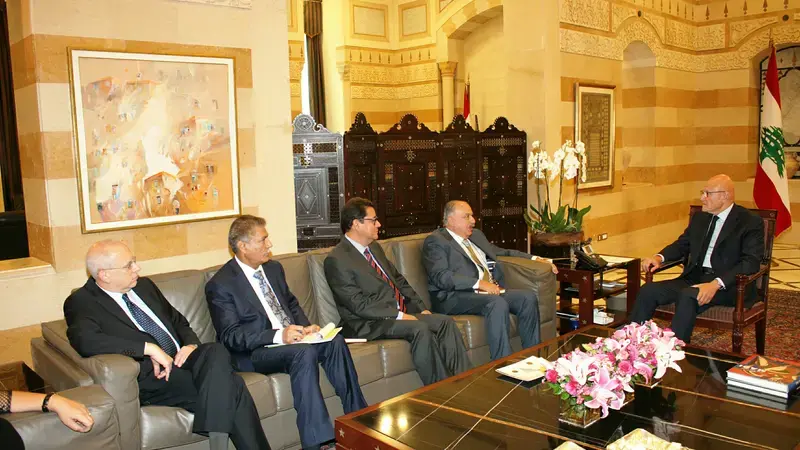 Dr. Mahmoud Solh and Mr. Aly Abousabaa, ICARDA's outgoing and incoming DGs respectively with the Lebanese Prime Minister, H.E. Tammam Salam Dr. Mahmoud Solh and Mr. Aly Abousabaa, ICARDA's outgoing and incoming DGs respectively with the Lebanese Prime Minister, H.E. Tammam Salam