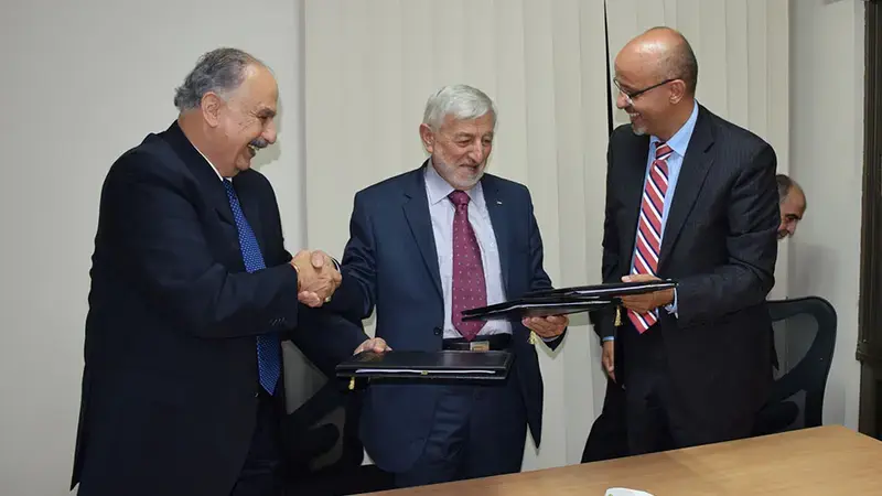 Mahmoud Solh, Director General of ICARDA, with Dr. Soufian Sultan, Palestine’s Minister of Agriculture, and Roberto Valent, the Head of UNDP Office in Palestine. Mahmoud Solh, Director General of ICARDA, with Dr. Soufian Sultan, Palestine’s Minister of Agriculture, and Roberto Valent, the Head of UNDP Office in Palestine.