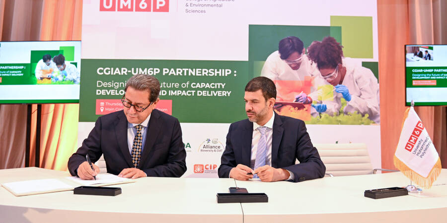 ICARDA DG at the signing ceremony with UM6P president ICARDA DG at the signing ceremony with UM6P president